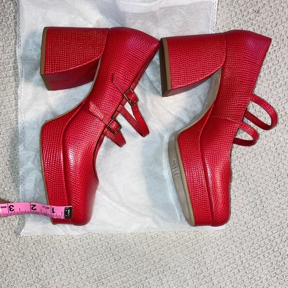 Charlotte Stone size 9 platform “Bizzy” heels in “Vamp” colorway. Like new. - Picture 3 of 4